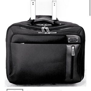 Tech Exec Ultra Rolling Case